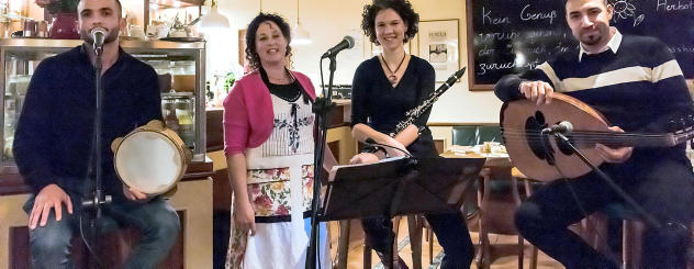 Ensemble Sura spielt in Arnstadt und Köchin Tanya Harding tanzt