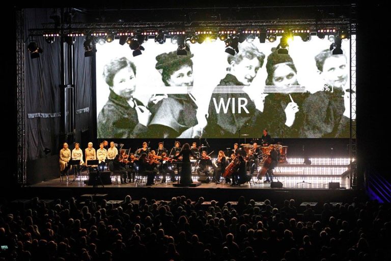 Lichtfest mit Premiere des Freien Orchesters Leipzig