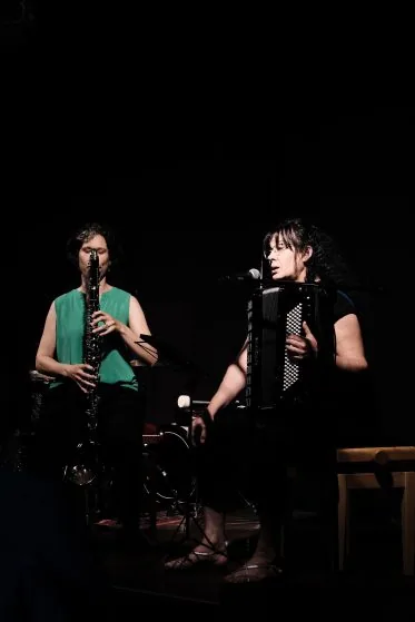 Frequenz (Ost-)Europa im Duo: Klarinette und Akkordeon auf der Bühne
