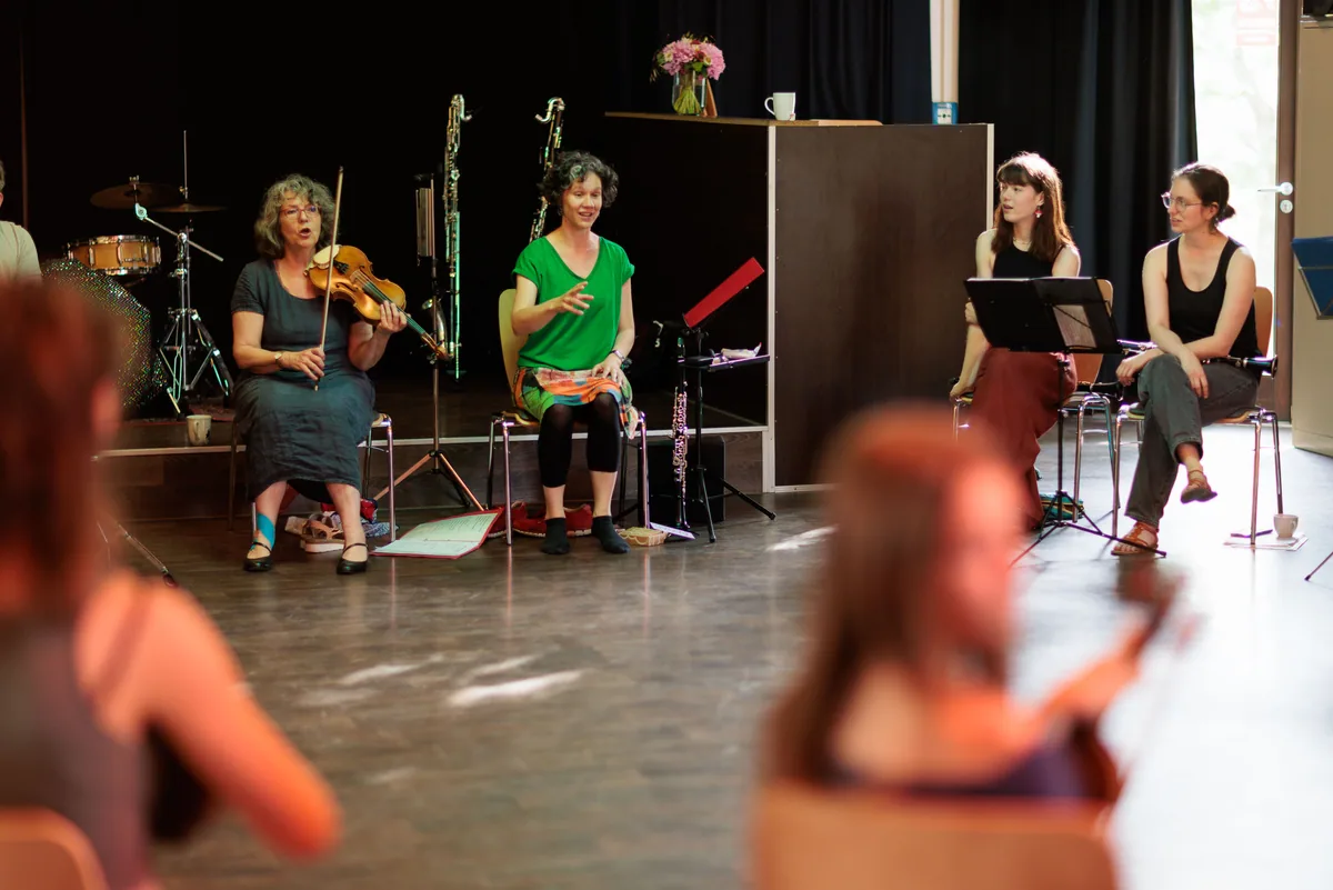Workshop 2026: gemeinsames Singen im Saal